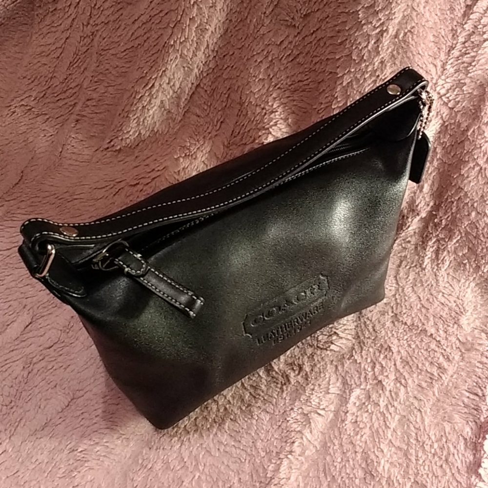 Vintage Authentic small/mini coach black leather handbag